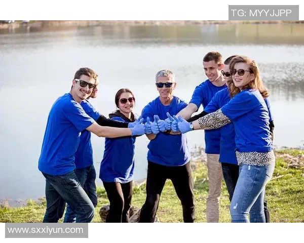 篮球与足球的拼图游戏探索运动的魅力与团队合作的精神